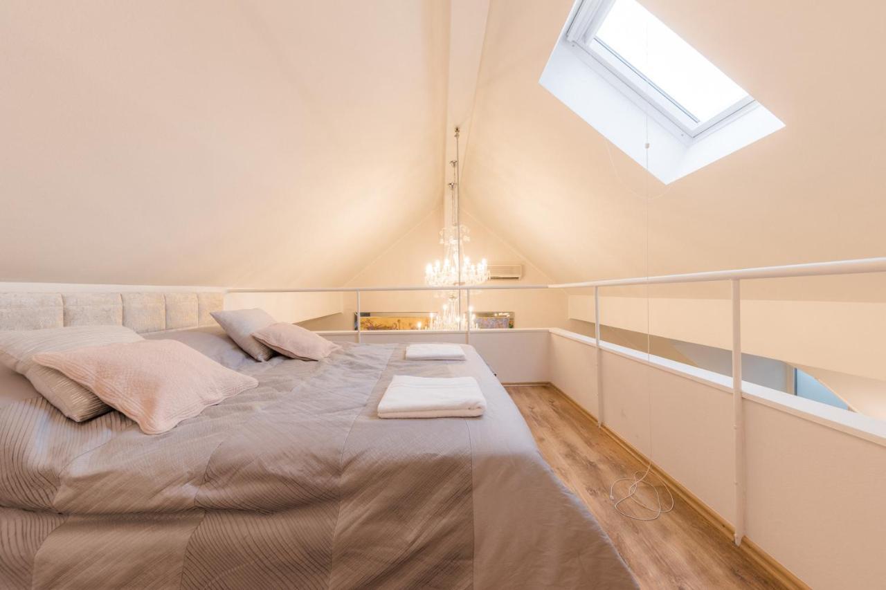 Apartman Ab - The